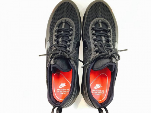 ランニングのスニーカー