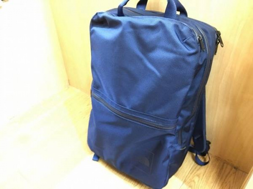 アウトドアのバックパック