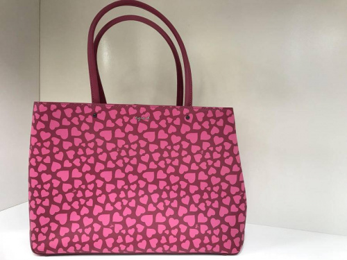 レディースファッションのカジュアルバッグ