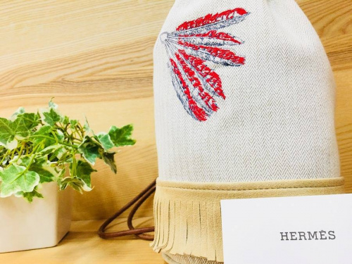 レディースファッションのカジュアルバッグ