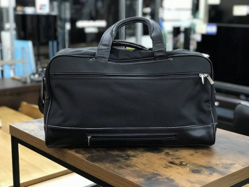 ボストンバッグのトゥミ(TUMI)