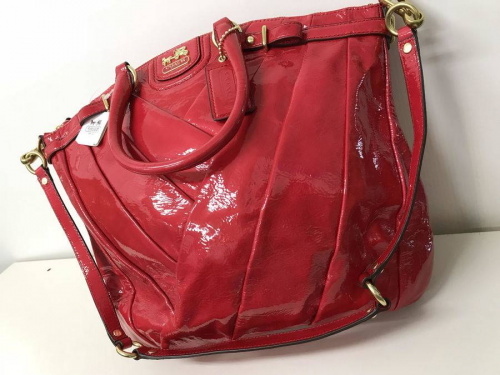 ハンドバッグのショルダーバッグ