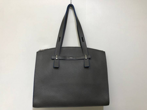 レディースファッションのFURLA