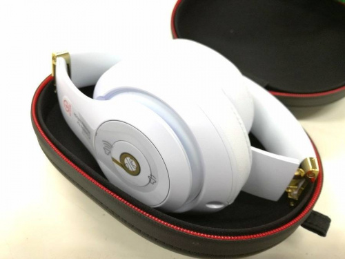 ヘッドホンのBeats