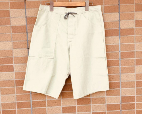 メンズファッションのパンツ