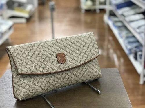 ルイヴィトンのセリーヌ