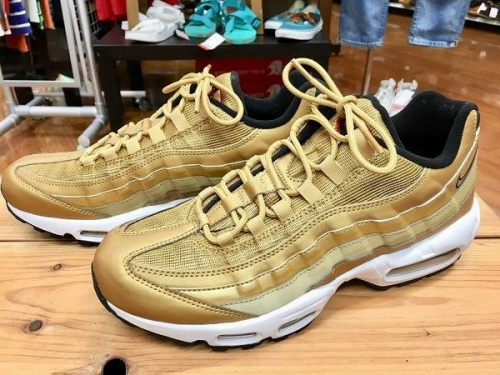 スニーカーのNIKE
