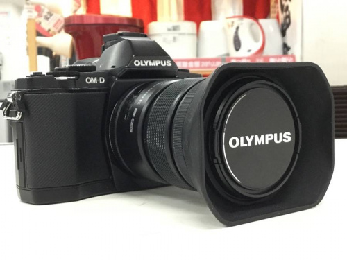 デジタル家電のミラーレスカメラ