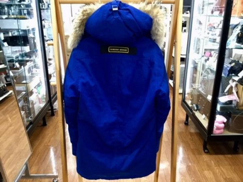 カナダグースのダウンジャケット