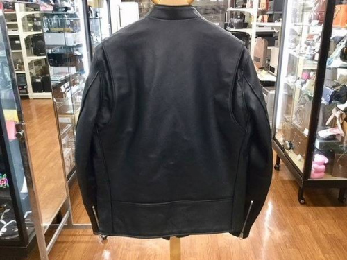 ショットのライダースジャケット