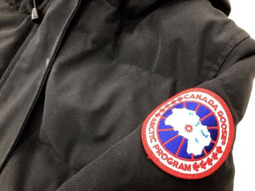 レディースファッションのCANADA GOOSE