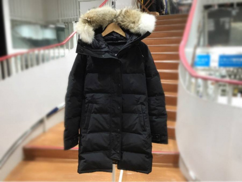 CANADA GOOSEのダウンコート