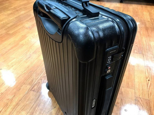 RIMOWAのバッグ