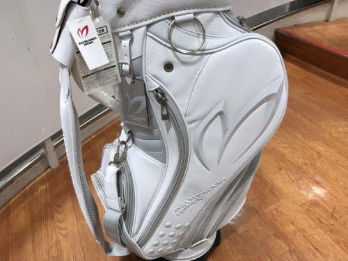 スポーツ用品のゴルフ