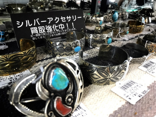 ブランド・ラグジュアリーのアクセサリー