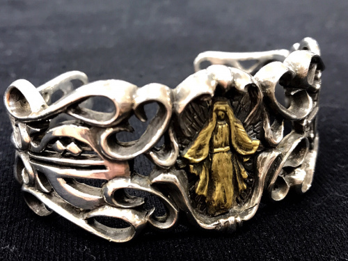 ブランド・ラグジュアリーのアクセサリー