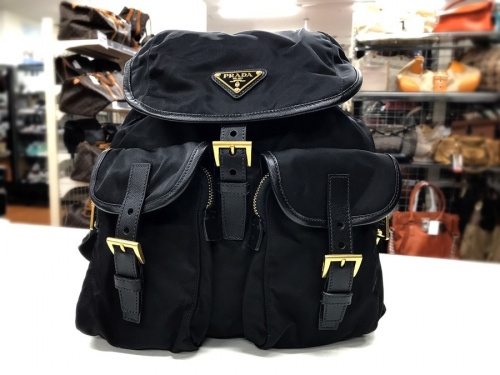 バッグのPRADA