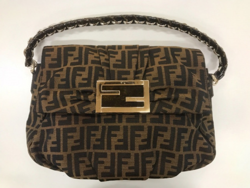 バッグのFENDI