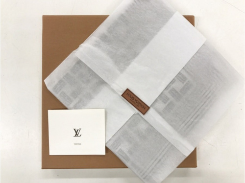 スカーフのLOUIS VUITTON