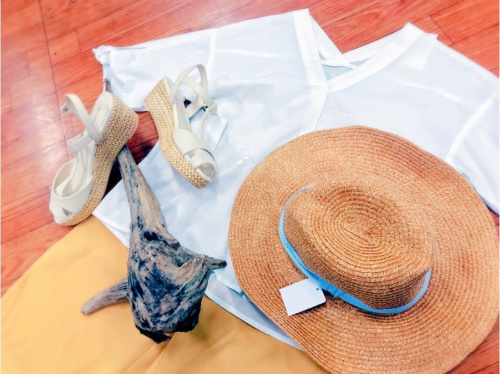 レディースファッションのシャツ