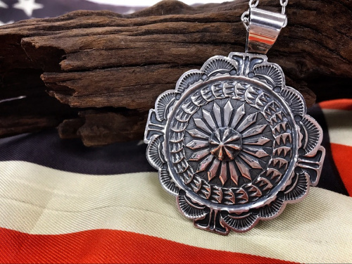 ブランド・ラグジュアリーのアクセサリー