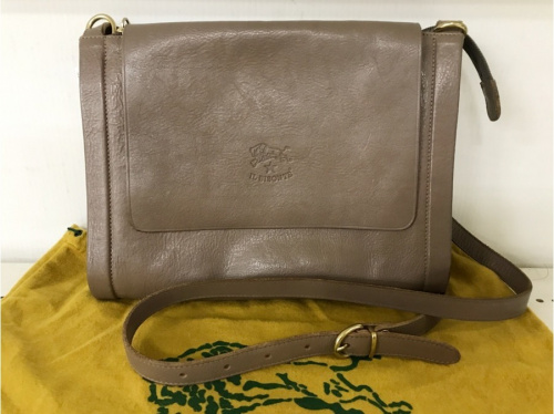 バッグのIL BISONTE