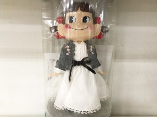 フィギュアのペコちゃん