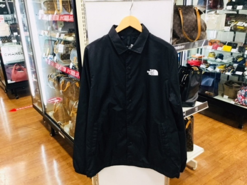ジャケットのTHE NORTH FACE