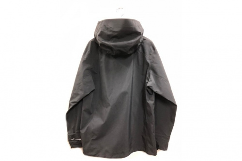 ジャケットのTHE NORTH FACE