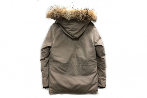 ジャケットのCANADA GOOSE