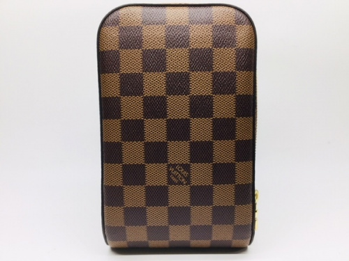 バッグのLOUIS VUITTON