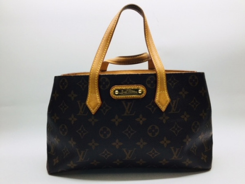バッグのLOUIS VUITTON