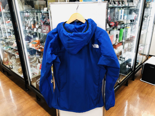 ジャケットのTHE NORTH FACE