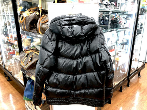 ダウンジャケットのBURBERRY BLACK LABEL