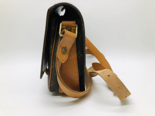 バッグのLOUIS VUITTON