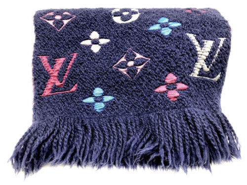 マフラーのLOUIS VUITTON