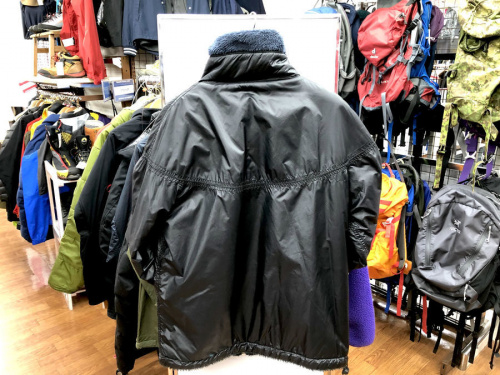 ジャケットのTHE NORTH FACE