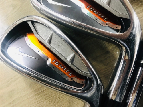 スポーツ用品のゴルフ