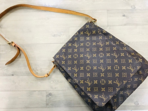 バッグのLOUIS VUITTON
