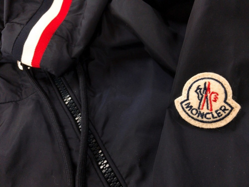 メンズファッションのMONCLER