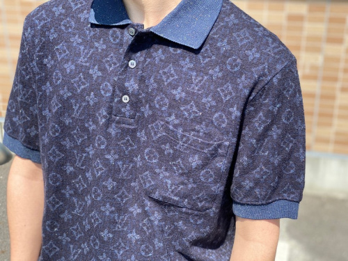 LOUIS VUITTON(ルイヴィトン)から、濃いネイビーが特徴的な