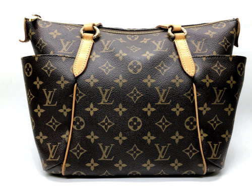 バッグのLOUIS VUITTON