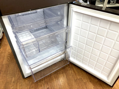 2ドア冷蔵庫のSHARP