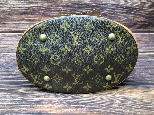 ショルダーバッグのLOUIS VUITTON