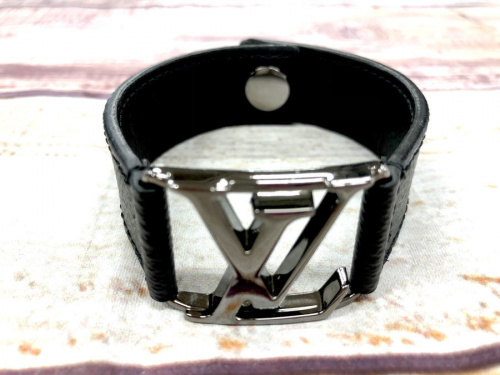LOUIS VUITTONのブレスレット