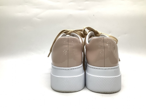 ミュウミュウ スニーカーのMIU MIU