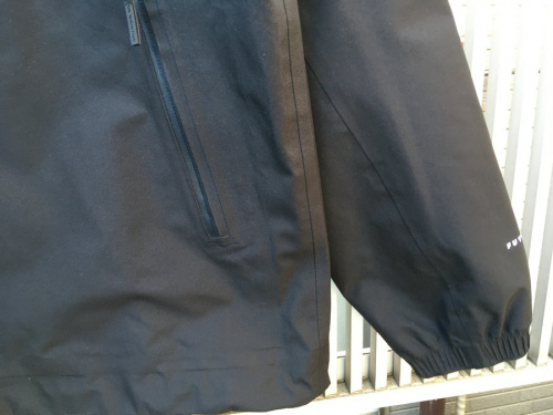 コーチジャケットのTHE NORTH FACE