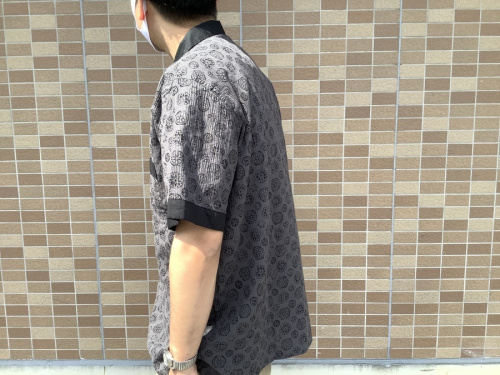 シャツの半袖シャツ