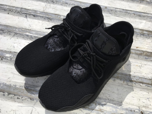 スニーカーのメッシュスニーカー