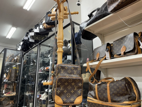 バッグのショルダーバッグ